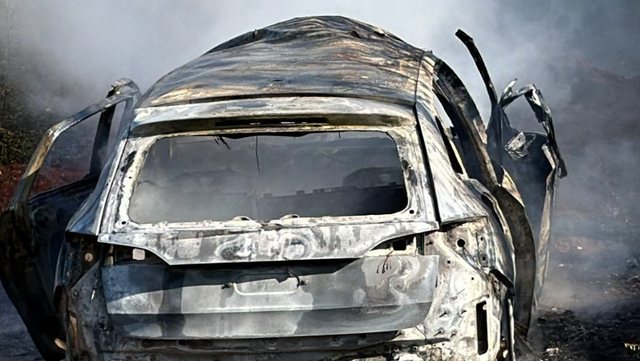 Atentat në Mirditë, vritet një person, gjendet e djegur makina e autorëve (EMRI)