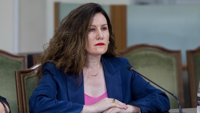 “Dyshohet se është arratisur” – ANSA: Urdhër arresti për shefen e shërbimeve sekrete në Shqipëri