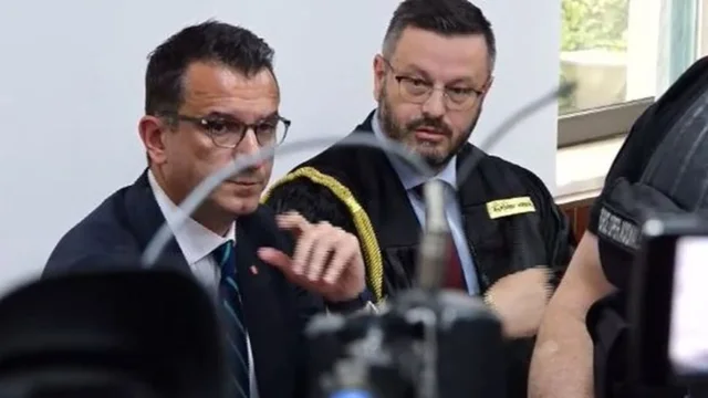 Kapen 6 telefona në Burgun e Durrësit, avokati: Asnjë prej tyre nuk i përket Veliajt