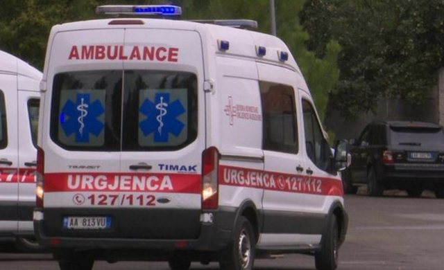 Aksident i rëndë në aksin Vorë–Fushë Krujë, makinat përplasen kokë më kokë, dyshohet për një të vdekur