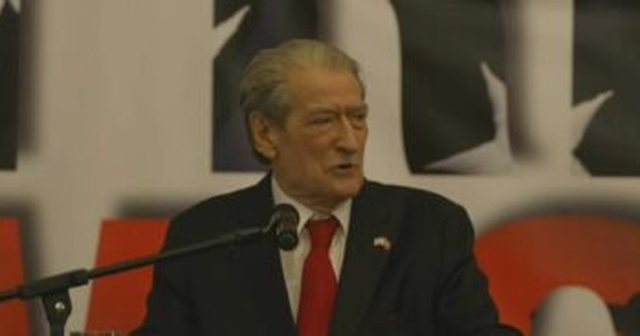 Berisha nga SHBA: Ata që firmosën ndalimin tim, sot janë non-grata në vendin e tyre, ose në burg. Unë jam këtu, me të dyja këmbët