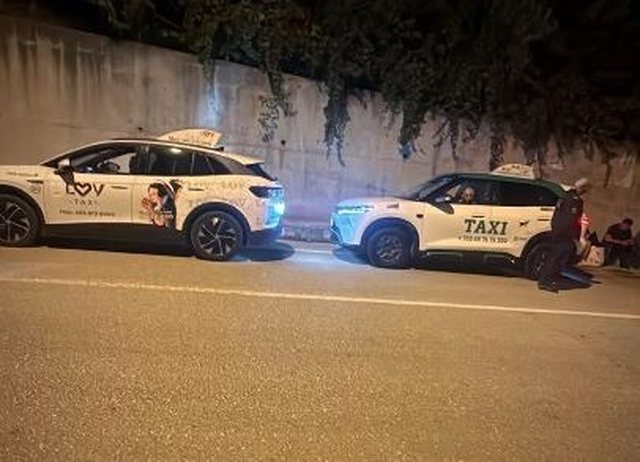 Detaje/ Tentuan të transportonin 5 emigrantë kinezë drejt Greqisë, procedohen shoferët e ‘LovTaxi’ dhe ‘Taxi’!