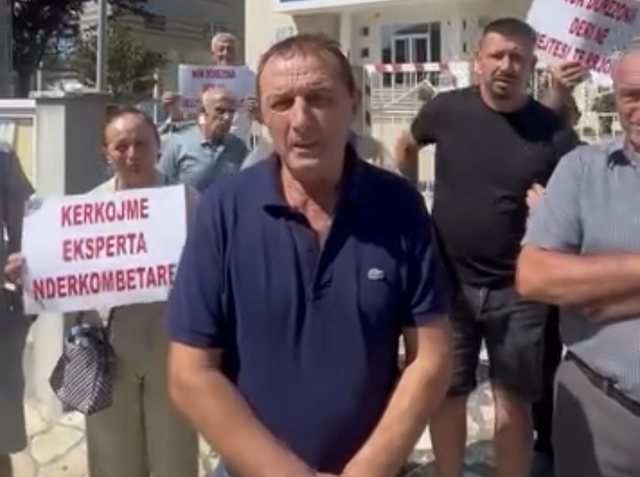 Banorët e Rrjollit u rikthehen protestave: S’dorëzohemi, kërkojmë të drejtën tonë!