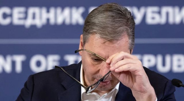 Vuçiç shpërndan Parlamentin në Serbi, shpall zgjedhje të parakohshme
