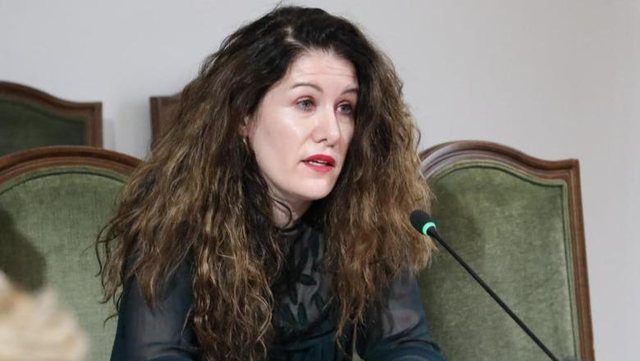 GJKKO caktoi arrest shtëpie dhe pezullim nga detyra, ja dy akuzat që rëndojnë mbi Vlora Hysenin