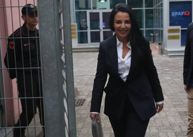 Balluku paraqitet në SPAK me avokatin, mbyllen hetimet për ish-zv.kryeministren!