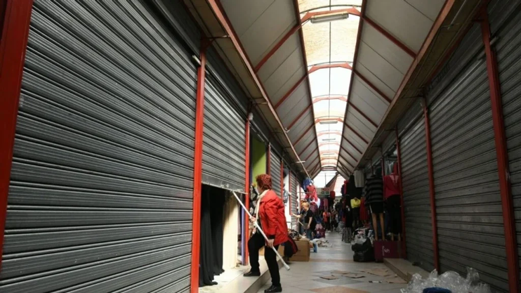 Studentët diktuan paketën fiskale, Qeveria e pranon, bizneset paralajmërojnë largim nga vendi