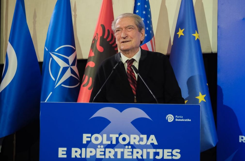 “I kemi dyqanet plot, por xhepat bosh”, Berisha nga Korça: Rama, njeriu më i urryer në histori, boshatisi Shqipërinë