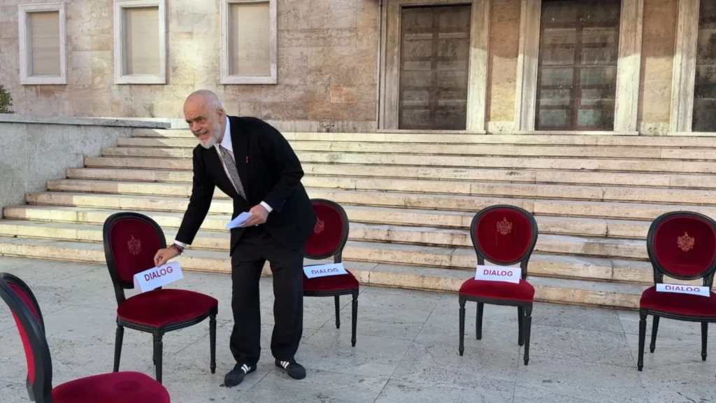 Jo vetëm dialog – Rama në “kundërsulm”, nxjerr socialistët në terren dhe bën gati miratimin e ligjit kundër tubimeve