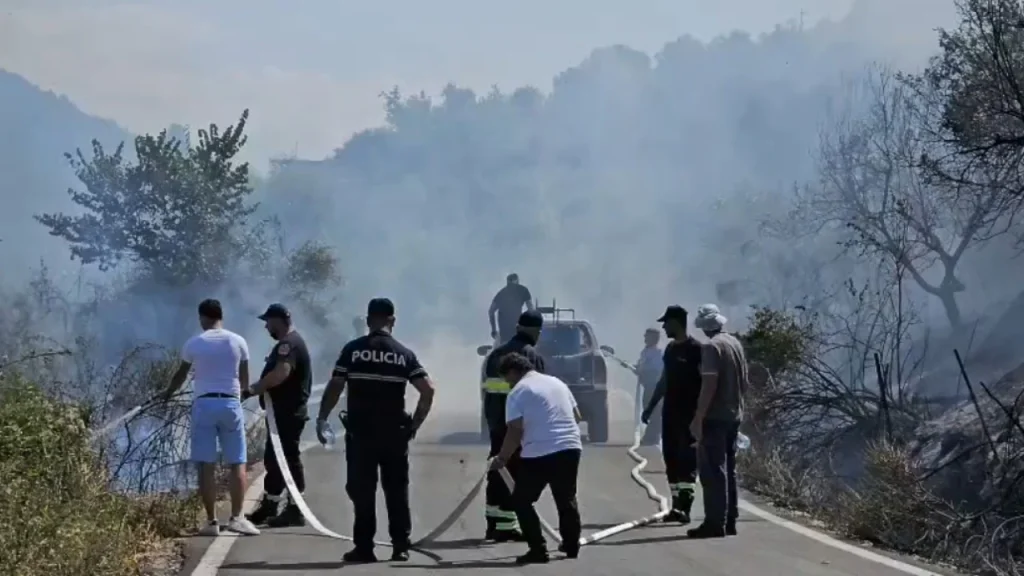I vuri zjarrin mbeturinave në tokën e tij, 76-vjeçari ndërron jetë gjatë përpjekjes për të shuar flakët në Mallakastër!