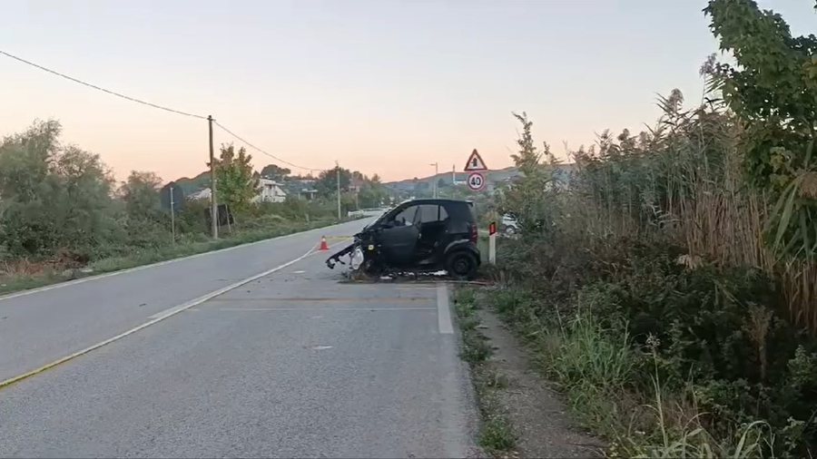 Aksident me 5 të plagosur në Fier, makinat përplasen dhe përfundojnë në kanal