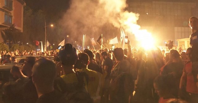 Protestat në Serbi/ Studentët kërkojnë “kokën” e Vuçiçit!