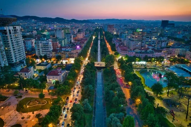 Studimi i Institutit të Vjenës: Shqipërisë i duhen 64 vite për të arritur standardin e qeverisjes së BE-së