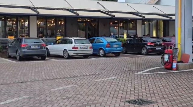 “I thashë s’ka kafe në këtë orë”, zbardhet dëshmia e kamerierit të lokalit ku ndodhi vrasja në Durrës: Flori ndërhyri për të më dalë në krah…