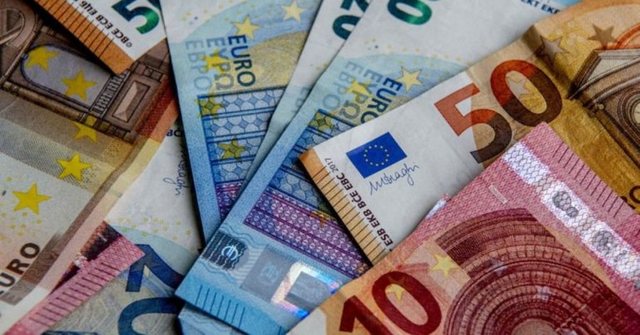 Këmbimi valutor sot/ Me sa lekë blihen e shiten valutat kryesore