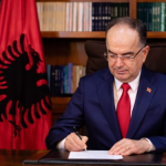 Begaj dekreton ligjin për konfliktin e interesit, gjoba për zyrtarët, kufizime të ashpra për krerët e drejtësisë