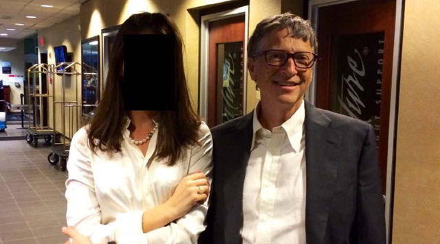 Bill Gates pranon se ka pasur lidhje jashtëmartesore me dy ruse