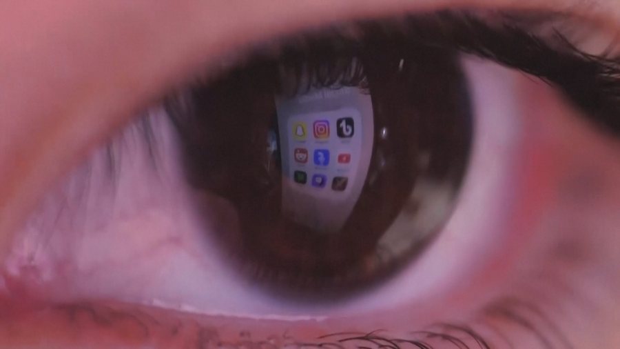 Risi nga Instagram, prindërit njoftohen për fëmijët që kërkojnë përmbajtje vetëflijuese