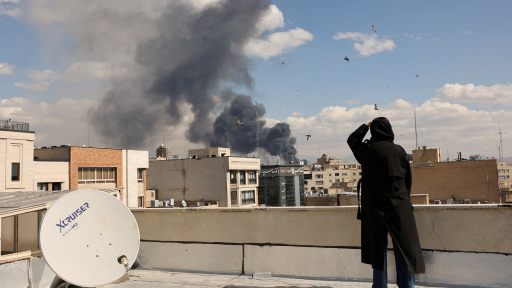 Ish-shefi i CIA-s: Trump nuk e di çfarë do, nuk ndryshohet një regjim me bomba. Ja cili është rreziku tani…