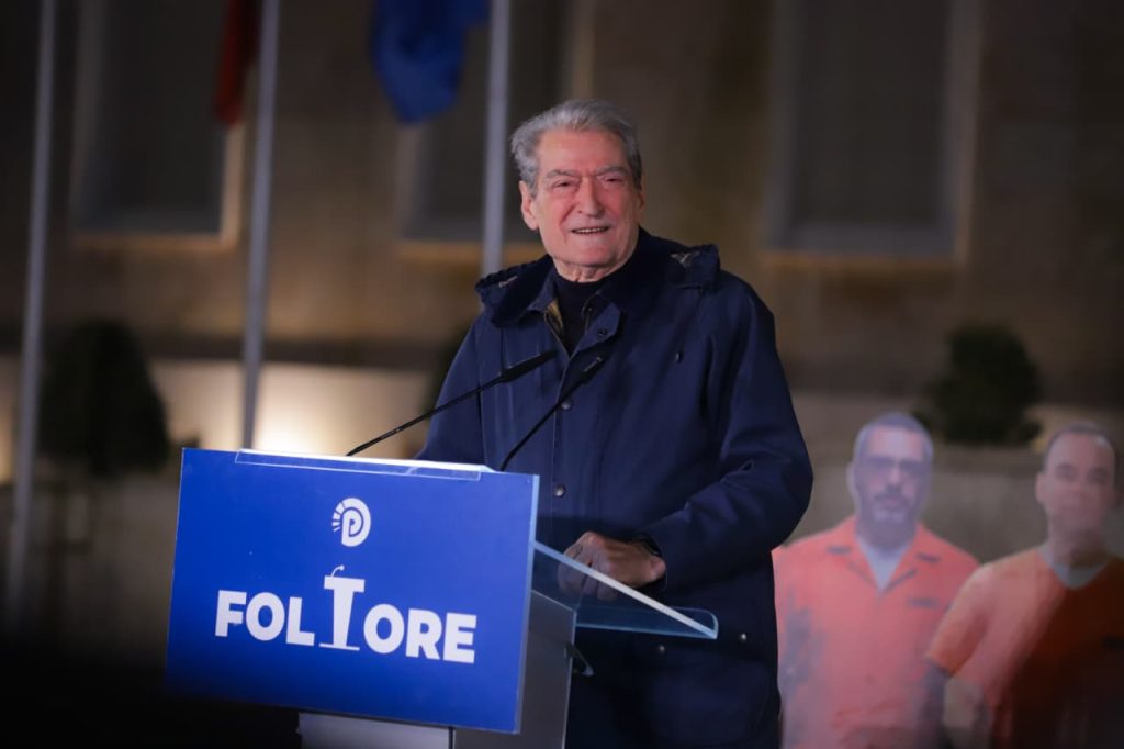 Një ditë pas protestës, Berisha mbledh foltoren: Nuk marrim pushtetin me dhunë, opozitës i mohohet fjala në Kuvend