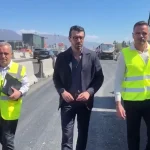 Punimet në lotin e parë të autostradës Tiranë-Durrës, ministri Karakaçi: Hapet në fillim të muajit maj