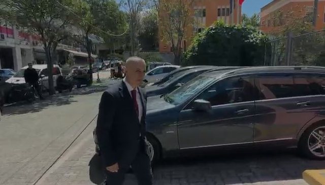 Arjan Ndoja në GJKKO për atentatin ndaj tij: S’i kam borxh e s’i kam hyrë në hak kujt, s’i kam merituar ato plumba