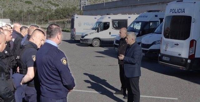 Kontrolle të befasishme në Burgun e Shkodrës, gjenden sende të paligjshme dhe cigare hashash