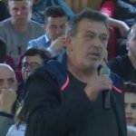 Qytetari ua thotë deputetëve në sy: Ndaloni Paketën e Maleve, do na grabiten tokat, pyjet, uji e kullotat