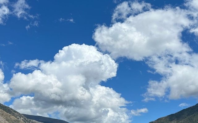 Diell dhe temperatura të larta, si parashikohet të jetë moti për sot!