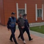 U shiste drogë adoleshentëve pranë shkollave, arrestohet 22-vjeçari në Dibër