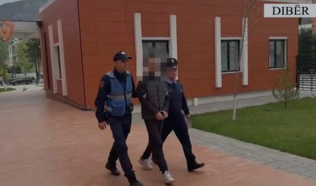 U shiste drogë adoleshentëve pranë shkollave, arrestohet 22-vjeçari në Dibër