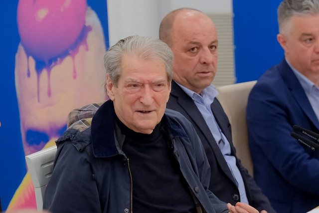 “Fermerët drejt falimentimit”, Berisha: Ajo që bën Shqipëria nuk ndodh në asnjë vend të botës