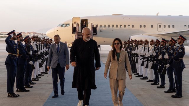 Rama në Abu Dabi, mesazh solidariteti për Emiratet e Bashkuara Arabe mes tensioneve në Gjirin Arabik