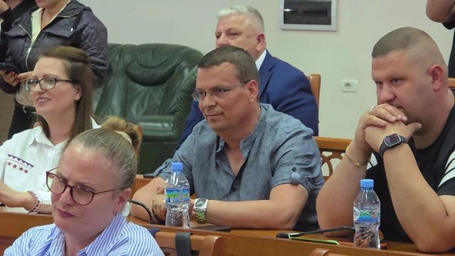 Këshilli Bashkiak i Fierit voton për drejtuesin e ri, ja kush është!