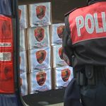 Rekrutoi nxënësin e mitur me vështirësi ekonomike për shpërndarje droge, Prokuroria çon në gjyq policin e “Shqiponjave”!