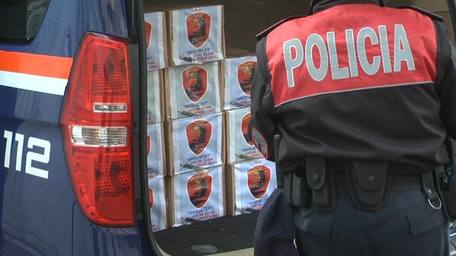 Rekrutoi nxënësin e mitur me vështirësi ekonomike për shpërndarje droge, Prokuroria çon në gjyq policin e “Shqiponjave”!