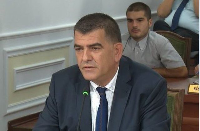 “Të burgosurit e sëmurë po vdesin në duart e gardianëve”, avokati Vishaj: Gjendje alarmante, po rriten të prekurit me SIDA në burgje