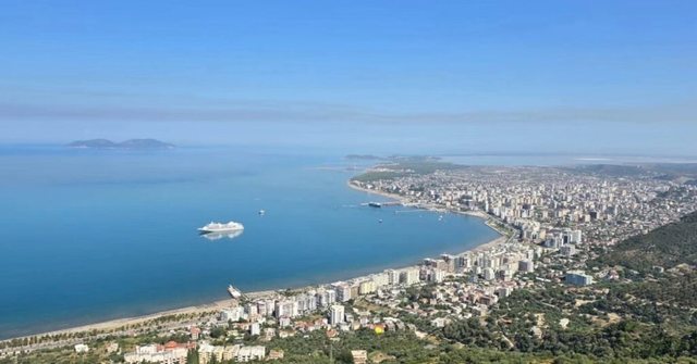 Paralajmërimi i Bankës Botërore: Ekonomia shqiptare pritet të ngadalësohet nga lufta, çmimet e larta do të godasin konsumin