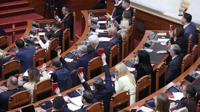 Mazhoranca rrëzon kërkesën e opozitës për interpelancë me Ramën