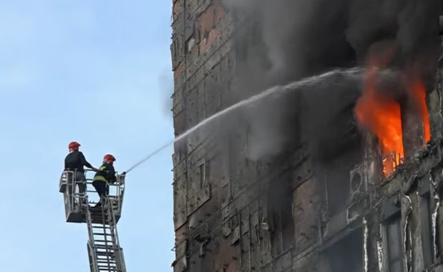 Zjarri pranë QSUT, pallati ishte përfshirë nga flakët edhe para 5 vitesh. Shkon në 7 numri i të lënduarve