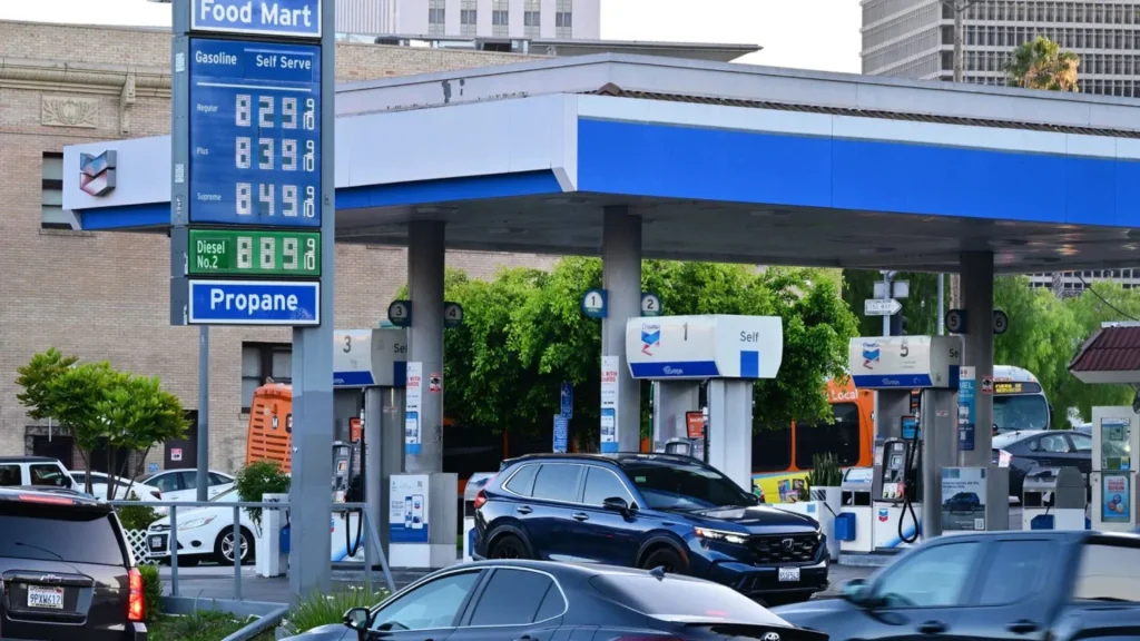 Ngërçi në negociatat me Iranin rrit sërish karburantet në SHBA, nafta dhe benzina kapin çmimet më të larta që prej vitit 2022