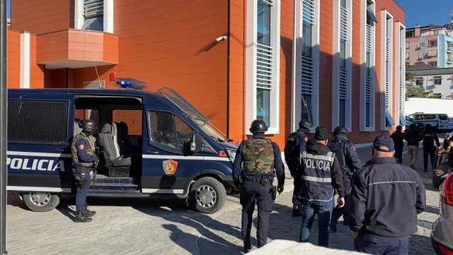 Operacion antidrogë në Elbasan, kontrolle edhe në Përrenjas e Librazhd