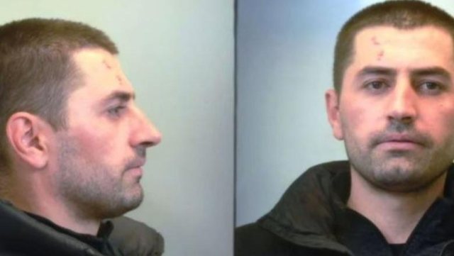“Ekzekutori” shqiptar që terrorizoi Greqinë/ Kush është Alesio “Titi” Xhelo, i dënuar me 73 vite burg dhe i plagosur në përplasjen me policinë greke