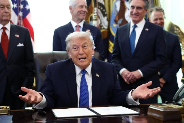 “Pse nuk mban jelek antiplumb?” – Donald Trump: Nuk dua të dukem 10 kg më i rëndë