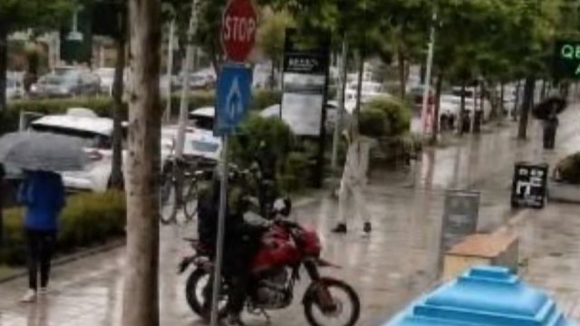 Grabitja me armë në një argjendari në Kamëz, shoqërohen disa persona!