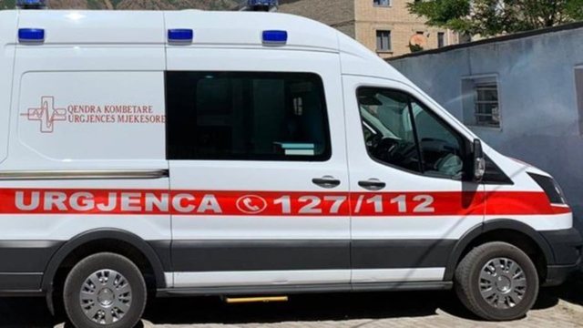 I riu në Berat “ngre në ajër” 60-vjeçarin që po kalonte në rrugë, lëvizte me shpejtësi në qendër të qytetit