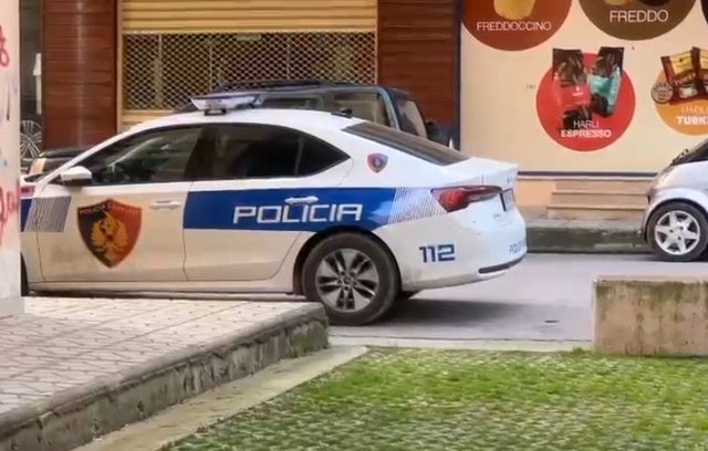 Incidenti në Mamurras: Djali i ish-deputetit të PD iu nxorri pistoletën policëve