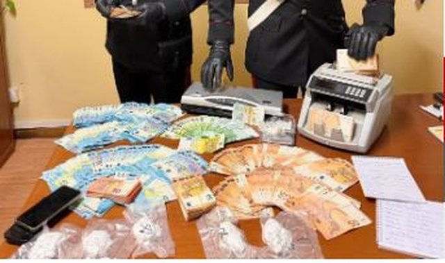 Kthyen apartamentin në bazë droge dhe parash në mes të Romës, arrestohen 2 shqiptarët!