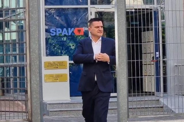 Jep dorëheqjen drejtori i policisë së Tiranës, Elton Alushi!