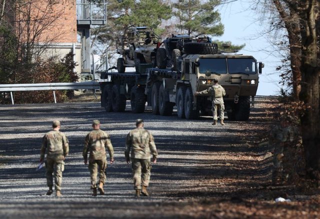 NATO reagon për reduktimin e trupave amerikane në Gjermani